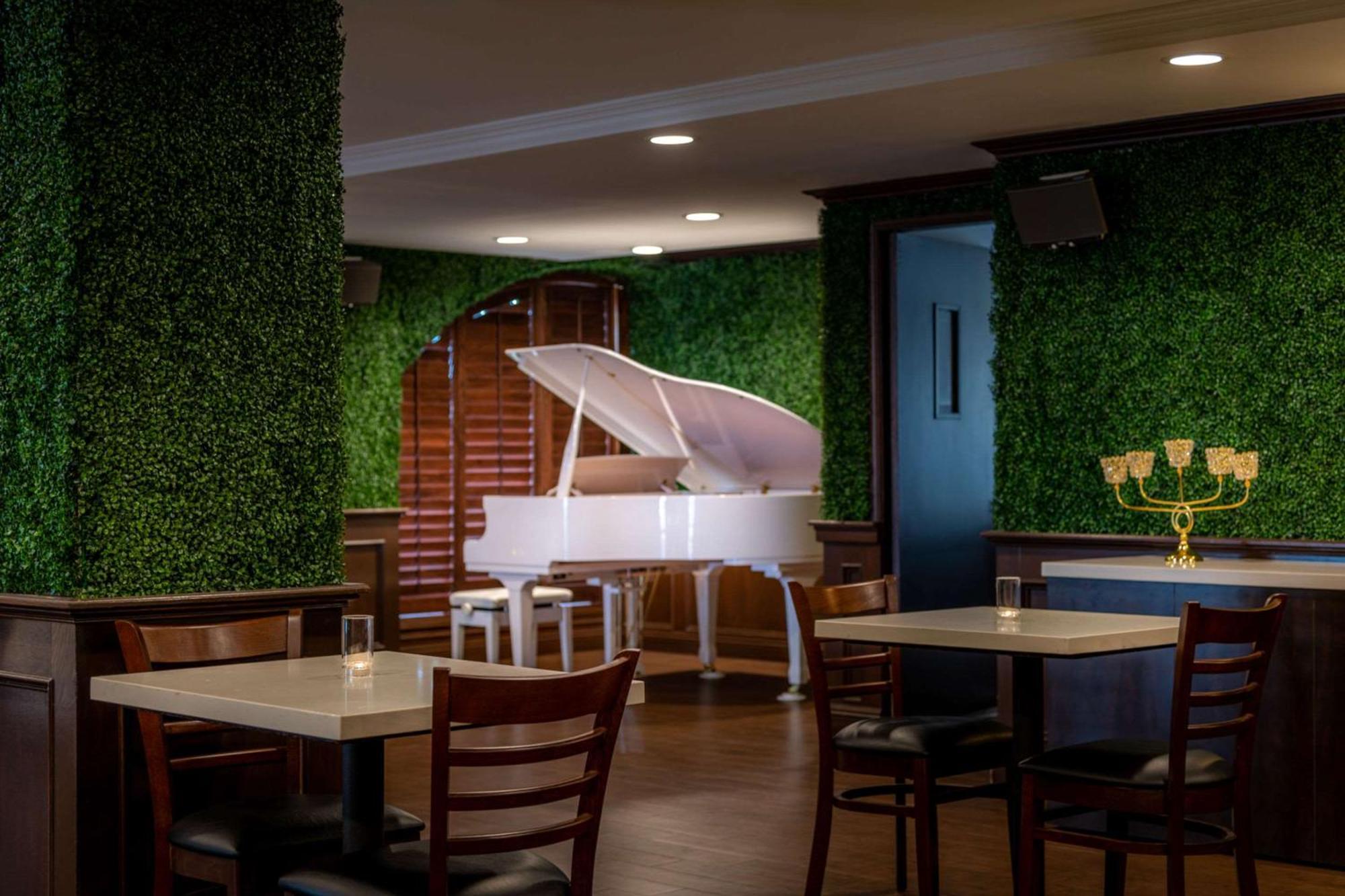 The Volare, Ascend Hotel Collection San Clemente Esterno foto