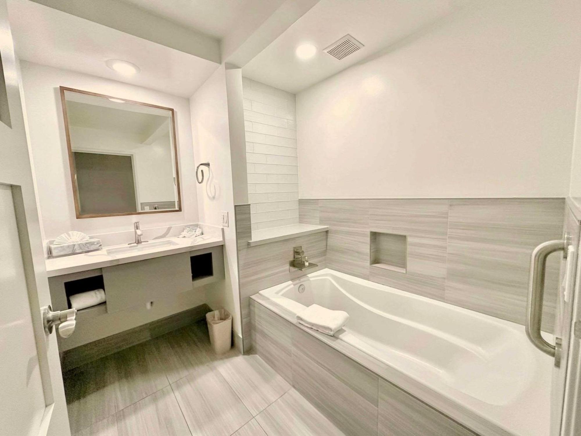 The Volare, Ascend Hotel Collection San Clemente Esterno foto